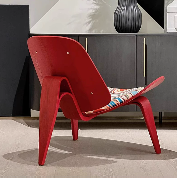 Smiling Shell Chair