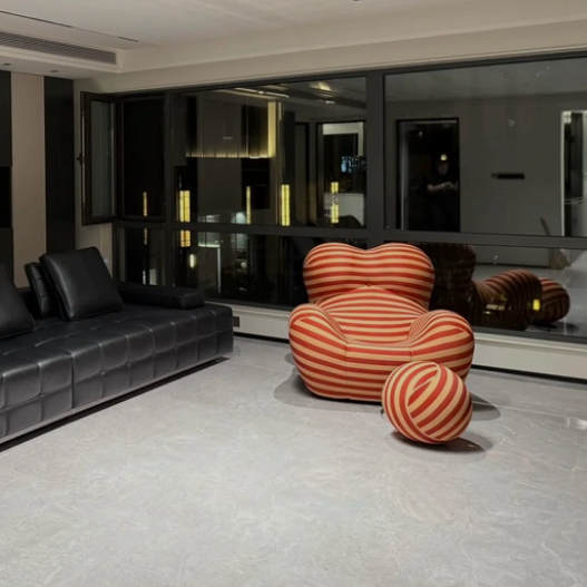 B&B "Mom's Embrace" Single-seater Sofa