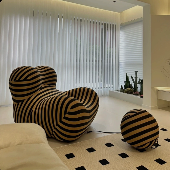 B&B "Mom's Embrace" Single-seater Sofa