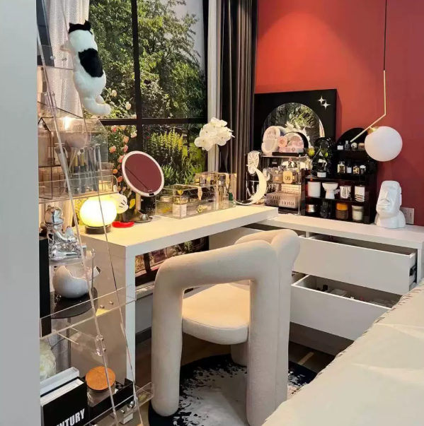 Cassina Dudet