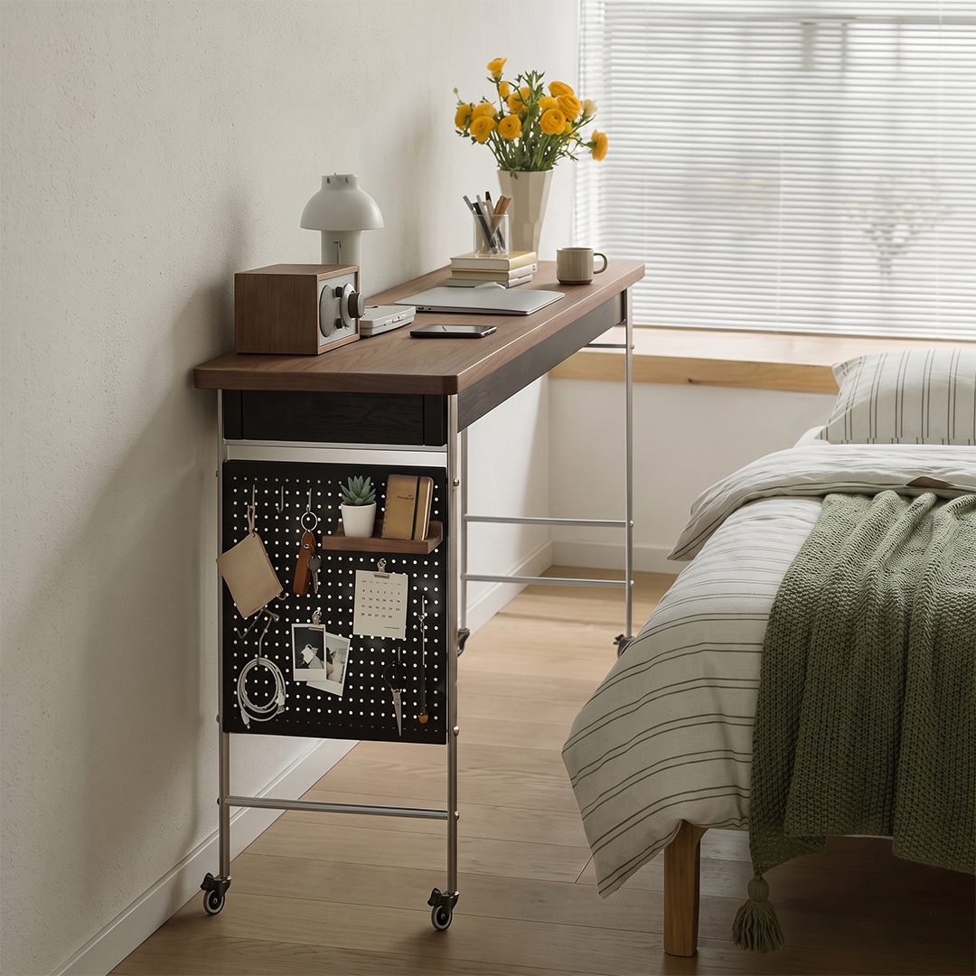 Luna Study Desk