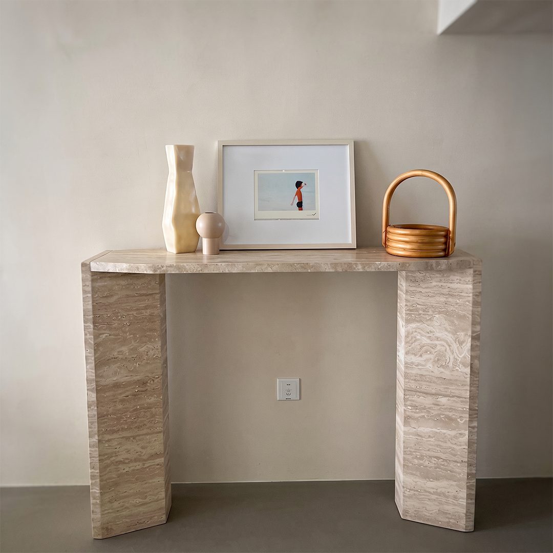 Luna Console Table detail image